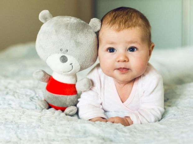 Коли немовлята та малюки (віком 0-24 місяці) взаємодіють з навколишнім світом, вони вчаться думати й розуміти поведінку та те, як вона впливає на їхнє