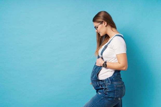 Скільки і якого одягу потрібно купувати на період вагітності? Як не купити зайвого, адже вагітність триває не так вже й довго?Насправді ніхто не може 