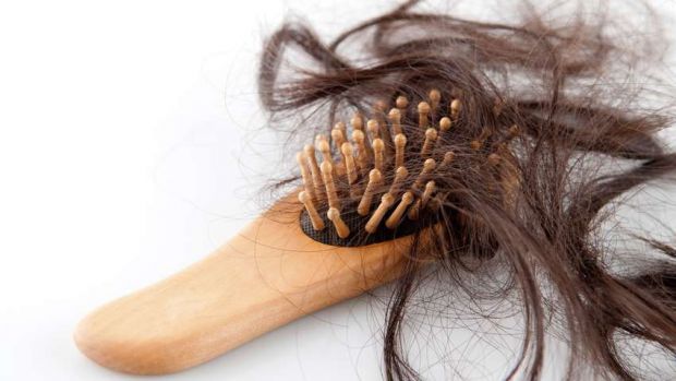 Випадання волосся нікого не тішить і здебільшого пов'язане зі збоєм в організмі. Лікар Ігор Матвієнко радить два дієві народні засоби.