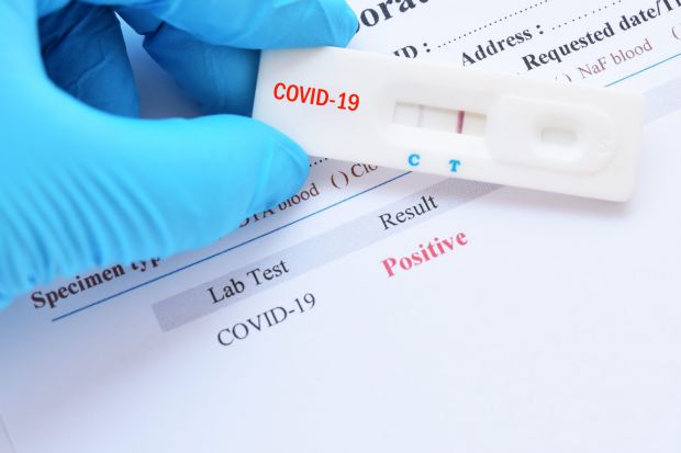 Багато людей скаржаться на те, що у них - всі симптоми коронавірусної інфекції, а результати ПЛР-тесту негативні. Є й такі випадки, коли один хворий р