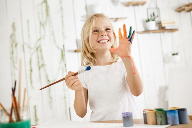 Вже у дворічному віці діти здатні до вивчення назв кольорів та ефективного використання освітніх здібностей свого головного мозку. То як же навчити їх