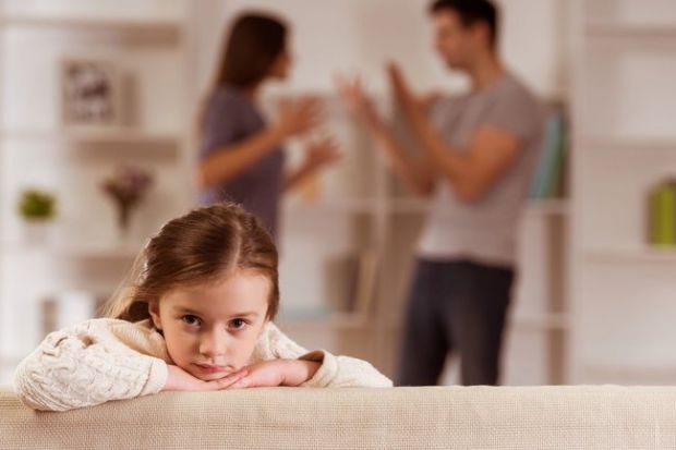 Дорослі розуміють, що в розлученні винні тільки вони самі, але в більшості випадків не готові давати відповіді на неминучі запитання дитини. Бояться, 
