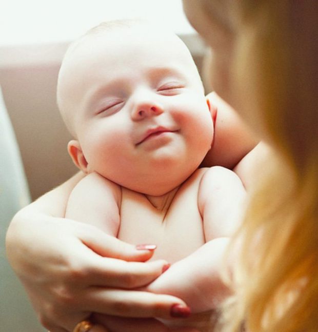 Дослідники кажуть, що новонароджені діти здатні ідентифікувати та впізнати своїх матерів за допомогою кількох ключових органів чуття.
