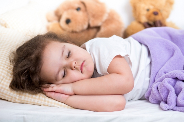 З якого віку можна давати дитині подушку?