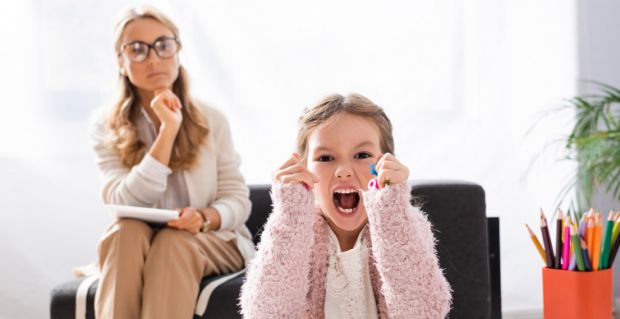 Гнів є нормальною емоцією, яку діти можуть відчувати у різних ситуаціях. Однак, важливо навчити їх контролювати свої емоції та виражати гнів в позитив