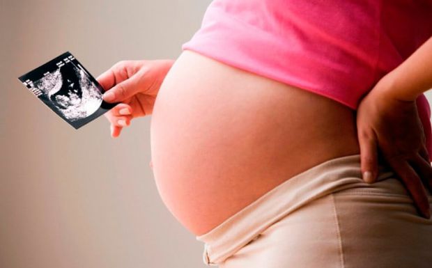 Коли вагітність виникає під час епідемії захворювання, такого як краснуха, вагітні жінки особливо стурбовані стосовно потенційних наслідків для ненаро