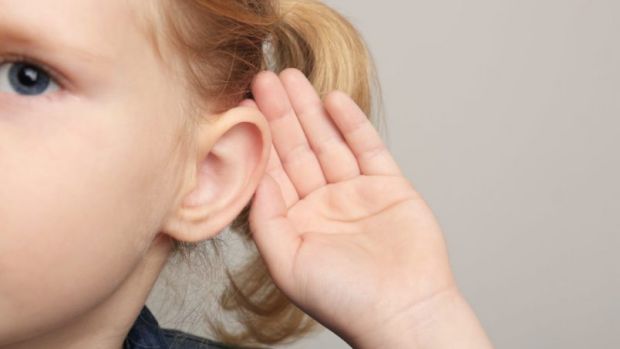 П'ятьом маленьким дітям, глухим з народження, подарували можливість чути завдяки генній інженерії. Тепер вони вчаться розмовляти.