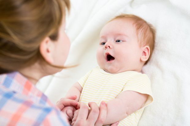 У віці 2-3 місяців більшість дітей говорять своє перше 