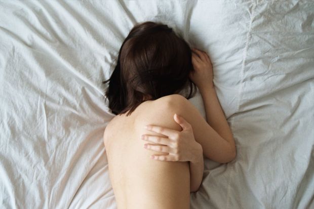 Біль та кров під час сексу можуть свідчити про гінекологічне чи урологічне захворювання. При появі болю та кровотечі після або під час сексу необхідно