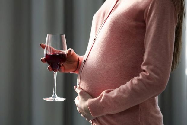 Майбутні матері, які вживають спиртне, підвищують ризик розвитку стійкості до інсуліну у ще ненароджених дітей.