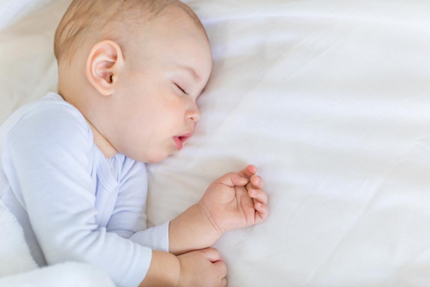Медичні дослідження показують, що діти з розладами сну частіше страждають від алергії, вушних інфекцій і проблем зі слухом. У них частіше виникають со