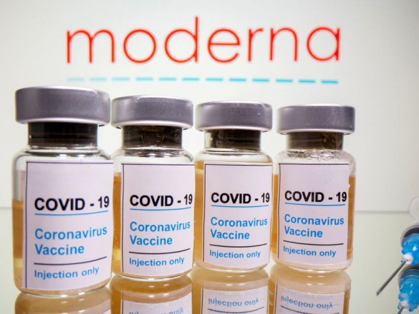 Міністр охорони здоров'я Віктор Ляшко підписав наказ про введення бустерної дози вакцини від коронавірусу для усіх охочих дорослих.