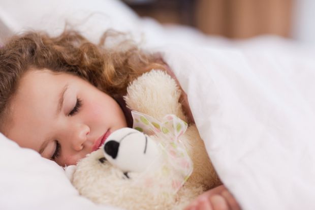 Дослідники визначили період в ранньому дитинстві, коли у дітей спостерігається різке погіршення швидкого сну, фази, що характеризується підвищеною акт