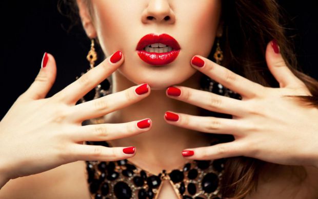 3324_lips-makeup-manicure-manikyur.jpg (33.67 Kb)