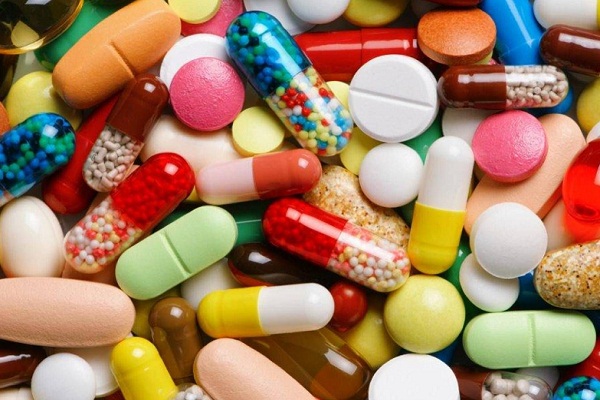 Одним із поширених питань щодо лікарських засобів є можливість використання протермінованих ліків. Чи можна пити протерміновані ліки? Відповідь на це 