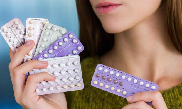 З тих пір, як протизаплідні таблетки стали доступними, дослідники намагалися зрозуміти зв'язок між використанням оральних контрацептивів і настроєм. Н