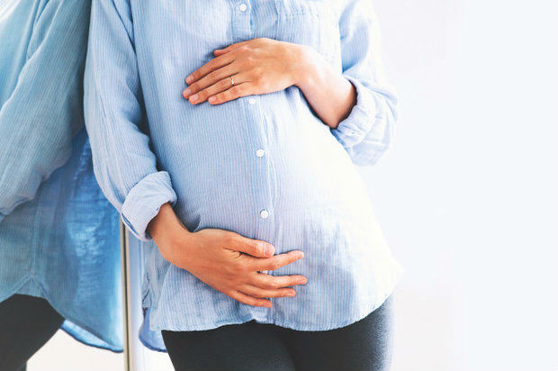 Шлунок під час вагітності непокоїть практично кожну майбутню маму. Неприємні відчуття, порушення травлення і навіть болю — усі ці проблеми виникають я