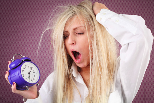3953_tired-woman-with-alarm-clock.jpg (94.14 Kb)