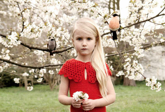У якому стилі одягається маленька донечка Наталі Водянової  і вже відома модель Нева Портман?