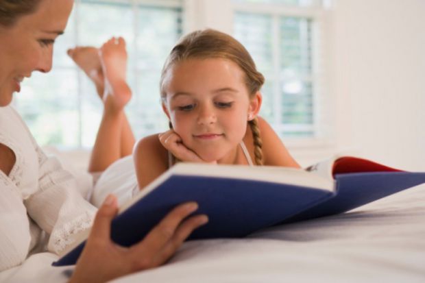 Згідно з новим дослідженням, проведеним вченими Медичної школи Джоан С. Едвардс при Університеті Маршалла (США), батьки, які щодня читають своїм дітям