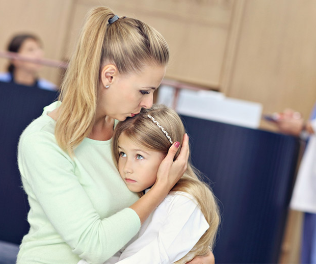 Повітряні тривоги можуть бути перелякливими та стресовими як для дорослих, так і для дітей. Діти зазвичай реагують на стрес і тривогу інакше, і важлив