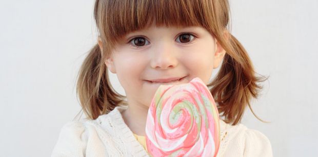 Існує багато причин, які можуть викликати розлад шлунку в дитини, і, на жаль, цукерки є однією з них. Цукерки містять інгредієнти, які можуть змусити 