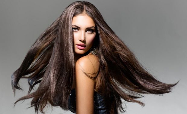 Багато жінок бажають, щоб їх волосся росло швидше. Стимуляція росту нового волосся можлива незалежно від того, чи ви страждаєте від випадіння волосся 