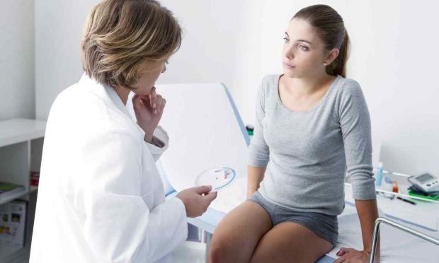 Мазок Папаніколау – це гінекологічний тест, який використовується для оцінки клітин шийки матки у жінок. Під час цього скринінгового тесту на рак шийк