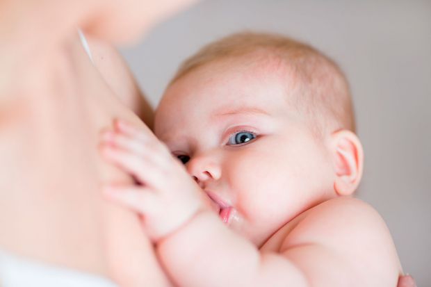 У перші шість місяців життя лише 4 малюки з 10 перебувають винятково на грудному вигодовуванні. Причин, чому так трапляється, багато. Серед них – відс