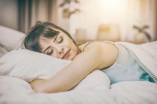 Для того, щоб організм відновлювався під час сну, потрібно не тільки стежити за кількістю годин, які ви проводите в ліжку, але й позою, яку приймаєте 