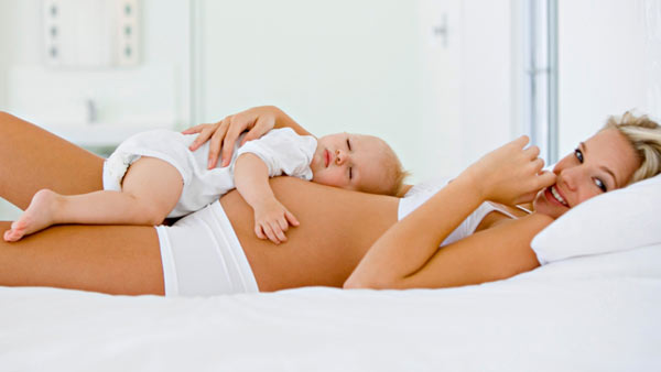 Багато жінок у період грудного вигодовування вважають, що завагітніти за таких умов неможливо. Але насправді це не так. Лікарка гінеколог-ендокринолог