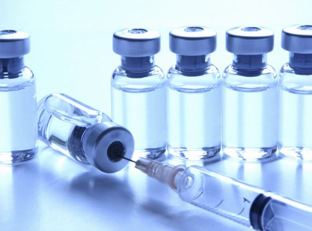 Академіки розповіли, що всі вакцини від онкології створюються з власної крові пацієнта.