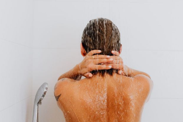 У дорослому житті ми самі приймаємо рішення скільки разів на день приймати душ, адже це все залежить від нашого рівня життя, втім фахівці все ж таки д