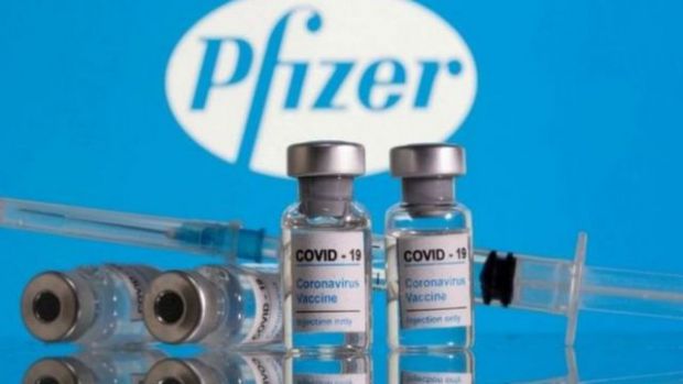 Першою для використання проти COVID-19 було сертифіковано вакцину Comirnaty® виробництва BioNTech/Pfizer. Вона ж стала першою, допущеною Євросоюзом до
