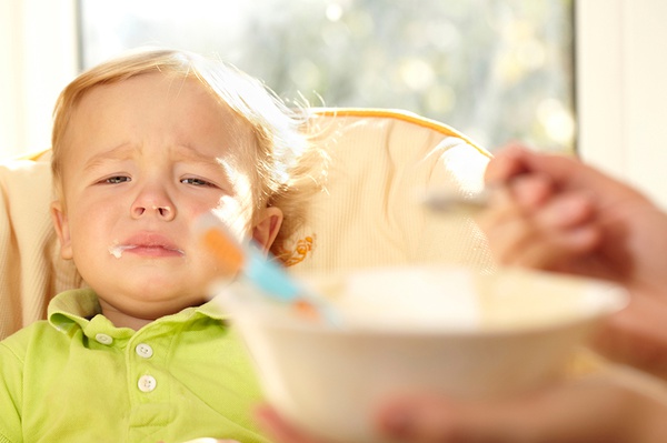Відмова дитини від їжі часто викликає у батьків занепокоєння.