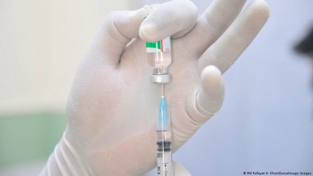 У Утрехтському університеті в Нідерландах з'ясували, чому вакцина від коронавірусу не завжди є ефективною, повідомляє Cell Systems.