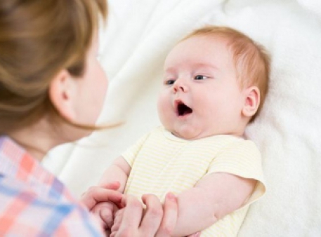 Згідно з новими дослідженнями, рівень уваги малюків до «матерінської» мови може бути використаний як біомаркер розладу аутистичного спектру (РАС). Щоб