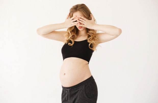 Від перших днів вагітності тіло жінки змінюється, і з цим процесом досі пов’язано багато міфів і побоювань. Наприклад, чи можна втратити зір під час п