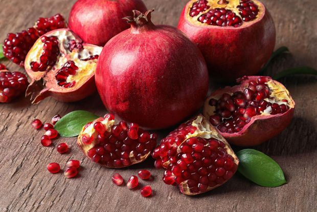 Гранати - це смачний та корисний фрукт, який відзначається високим вмістом вітамінів та антиоксидантів. Однак питання, чи можна давати дітям гранати з