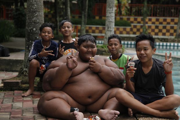 13-річний хлопчик з Індонезії донедавна був найважчою дитиною в світі, але йому вийшло добряче схуднути.