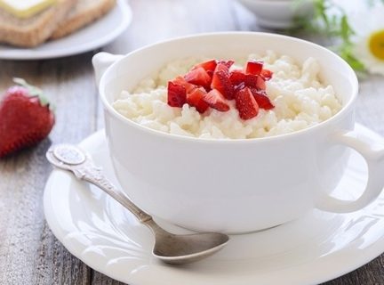 Рисова каша вже століттями є невід'ємною частиною дітського харчування в багатьох культурах світу. Її поживні властивості, легка перетравлюваність та 