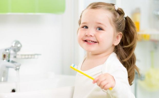 Якщо не доглядати за зубами дітей і вчасно не лікувати карієс, то вам не уникнути постійних візитів до стоматолога.