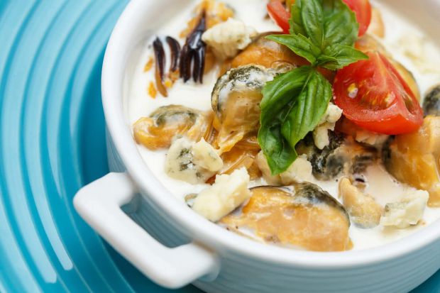 Оригінальний та смачний суп, який з легкістю може замінити всіма улюблену рибну юшку. Має насичений смак, найніжнішу текстуру та готується досить швид