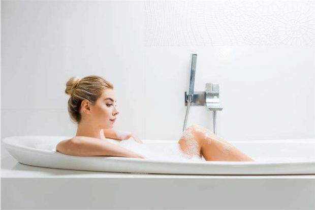 Коли у вас ІСШ, ідея прийняти ванну може здатися розслаблюючою. Інфекції сечового міхура можуть спричиняти дискомфорт, іноді й судоми, а боротися з ни