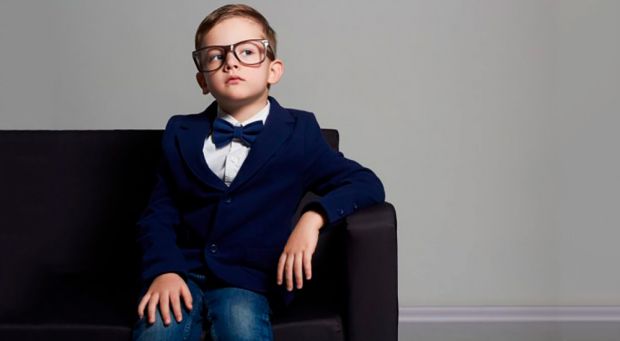 Щоб допомогти батькам майбутніх юнаків, пропонуємо десять порад про те, як виховати джентльмена.