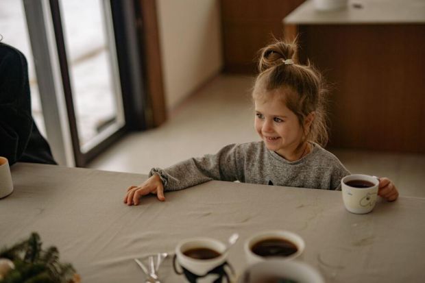 До семи років шкода від кави для дитячого здоров'я очевидна. Раніше каву взагалі вважали наркотиком. Кавовий продукт може викликати серйозні порушення