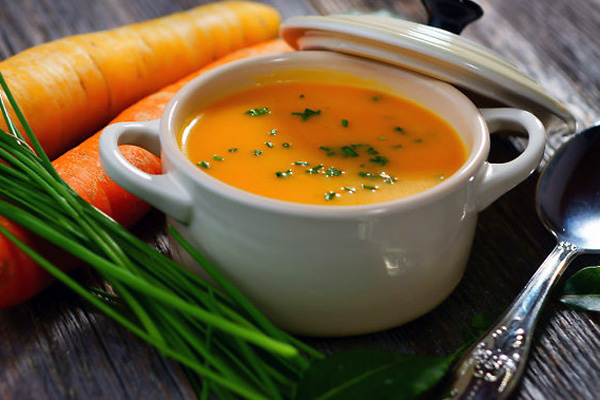 Крем-суп з гарбуза виходить ароматним та густим. Уся сім'я полюбить із першої ложки.