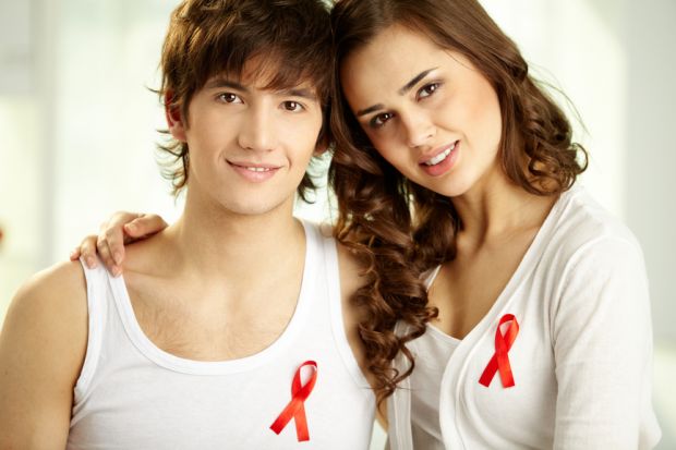 Коли життя набуває іншого значення...ВІЛ-позитивні люди можуть жити все життя з ним, ніколи не захворівши СНІДом. Основне лікування полягає в антиретр