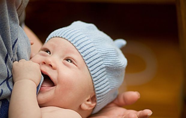 Крім поживних речовин та вітамінів, немовля отримує з молоком матері антитіла, які здатні захистити від хвороб. Користь від грудного вигодовування отр