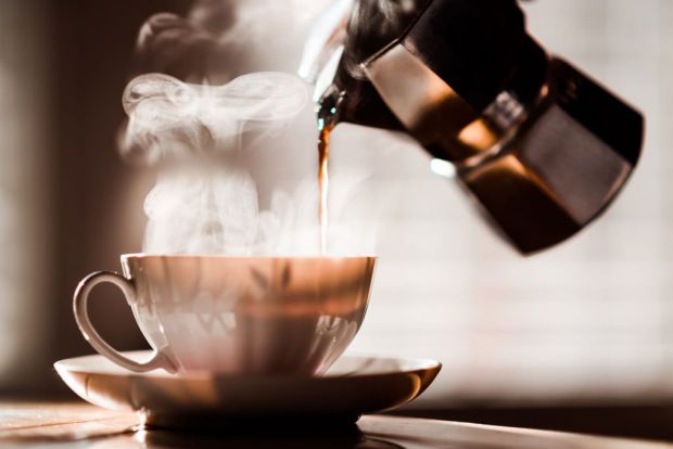 Нове дослідження науковців Единбурзького університету показало неочікувані дані, що користі від кави більше, ніж шкоди.